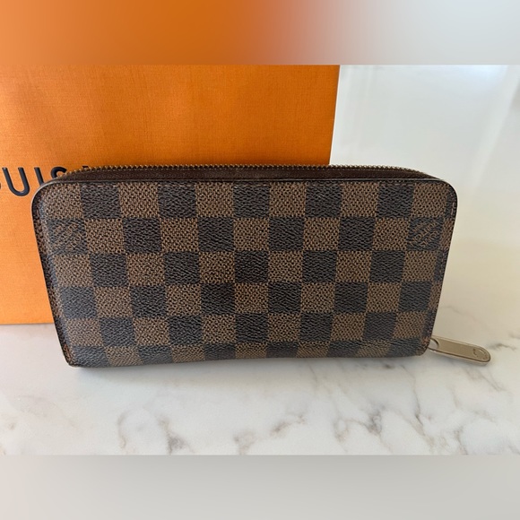 Louis Vuitton Zippy Wallet - Picture 2 of 6